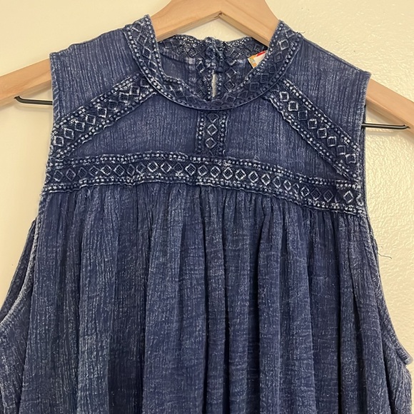 Anthropologie Eri + Ali Sweetbriar Tank in Navy - Picture 2 of 8
